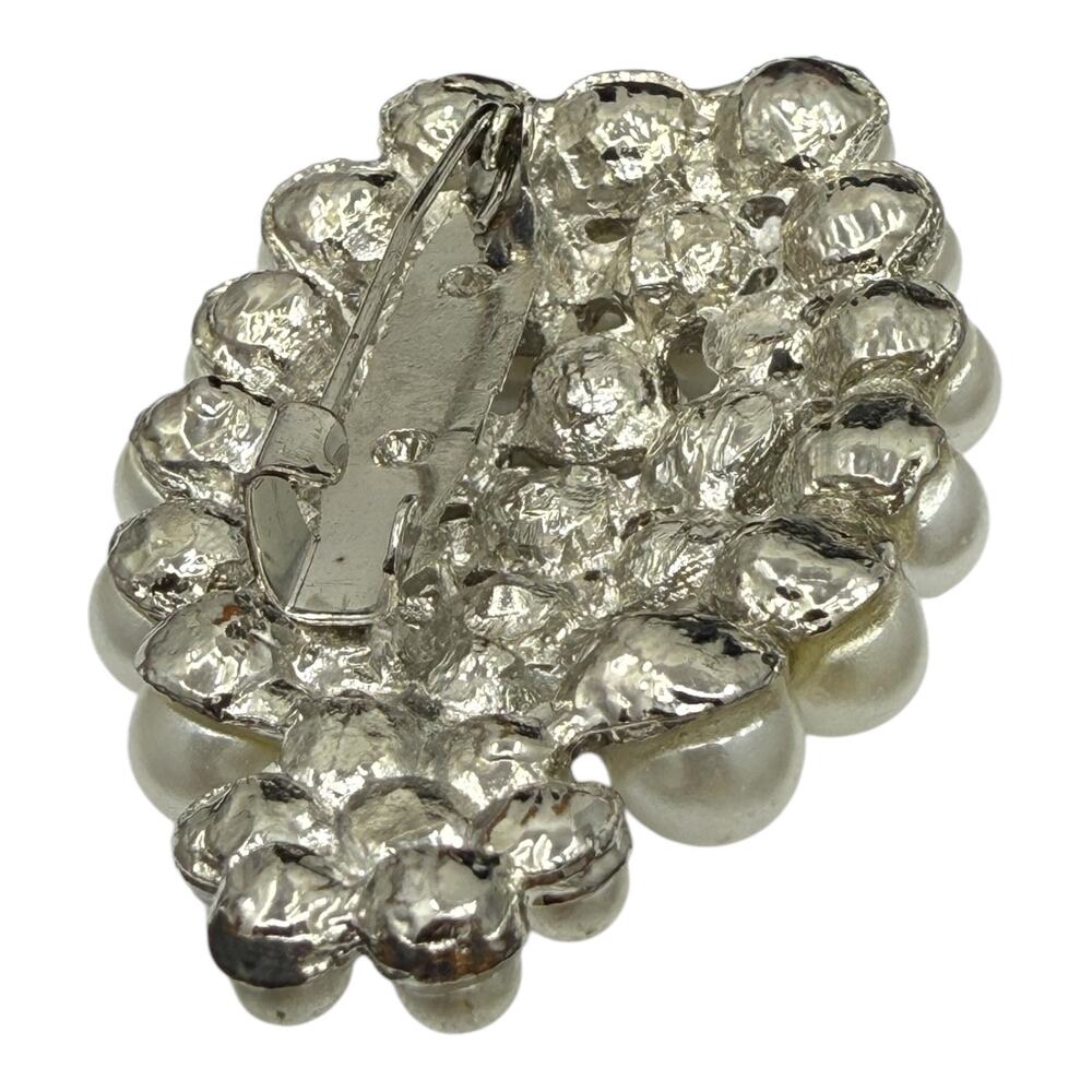 Vintage Simulated Pearl Brooch Silvertone Metal Christmas Tree Pin - Picture 7 of 7